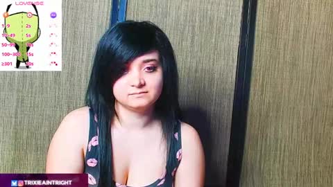 trixiedoescamcam online show from 10.06.25