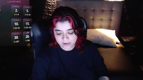 Snapshot of trixxiee_ chatting on 12.22.24 trixxiee_ online show from 12.22.24