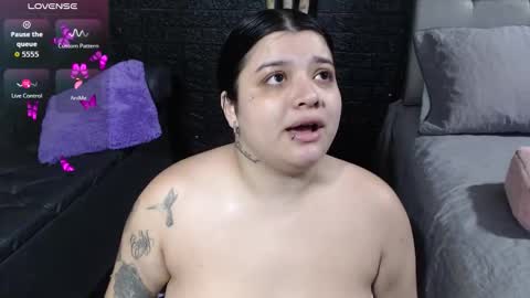 Snapshot of trixxiee_ chatting on 10.10.25 trixxiee_ online show from 10.10.25