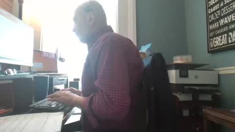 Snapshot of trodgers136 chatting on 02.14.25 TRodgers online show from 02.14.25