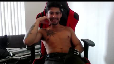 Snapshot of tropicalmadness chatting on 02.01.25 Archie Torres online show from 02.01.25