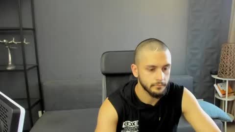 Snapshot of troywade chatting on 06.14.26 TroyWade online show from 06.14.26