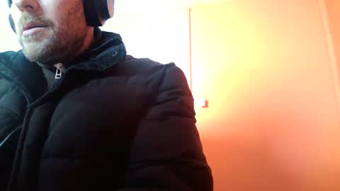 Snapshot of truble1 chatting on 02.11.26 eros online show from 02.11.26