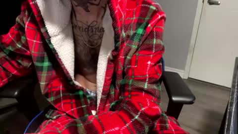 Snapshot of truenorthheavy chatting on 04.11.26 Leo online show from 04.11.26