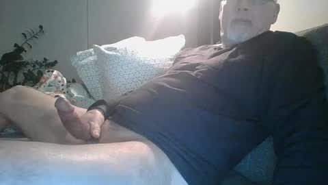 Snapshot of trukturk chatting on 12.30.24 trukturk online show from 12.30.24