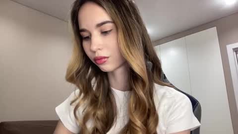 Snapshot of tryme_muse chatting on 11.16.25 tryme_muse online show from 11.16.25