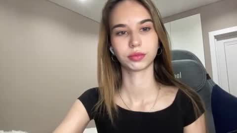 Snapshot of tryme_muse chatting on 11.22.25 tryme_muse online show from 11.22.25