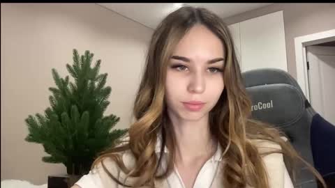 Snapshot of tryme_muse chatting on 12.14.25 tryme_muse online show from 12.14.25