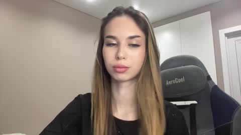 Snapshot of tryme_muse chatting on 12.21.25 tryme_muse online show from 12.21.25