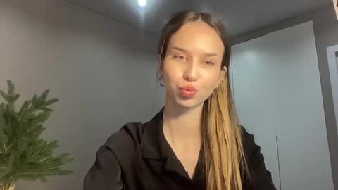 Snapshot of tryme_muse chatting on 01.10.26 tryme_muse online show from 01.10.26