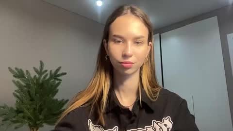 Snapshot of tryme_muse chatting on 01.11.26 tryme_muse online show from 01.11.26