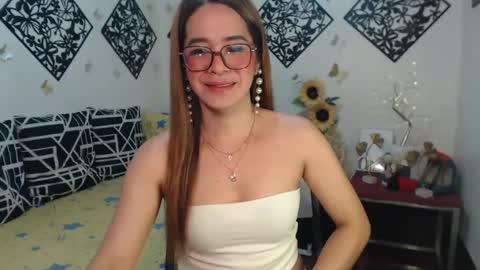 akesha online show from 02.18.25