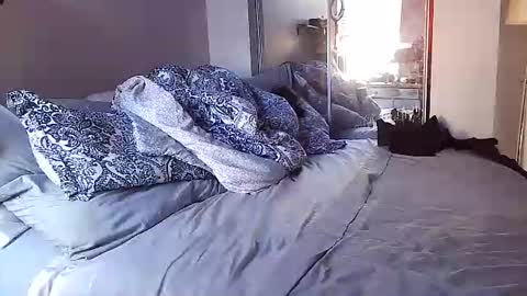 Amber White online show from 09.14.25