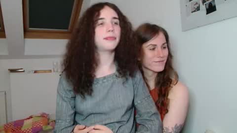 Snapshot of tsbubbles760 chatting on 10.16.25 TSBubbles online show from 10.16.25