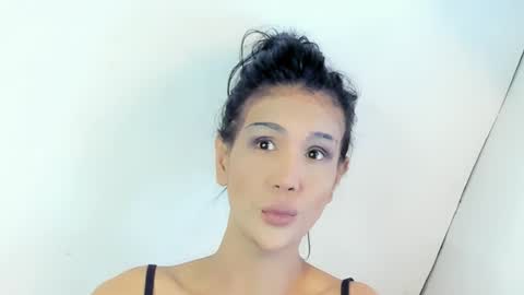 MA NI KA online show from 12.25.24