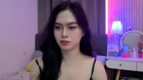 Snapshot of tsnathaliasilvana chatting on 11.02.25 Bella Ratbu online show from 11.02.25