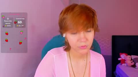 Snapshot of tsuki_maru chatting on 06.05.26 Maru online show from 06.05.26