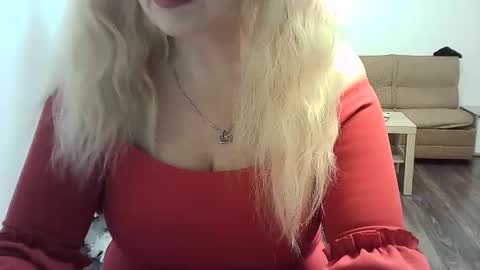 Snapshot of ttrnynela chatting on 12.22.25 Ttrnynela online show from 12.22.25