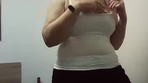 Snapshot of ttrnynela chatting on 02.02.26 Ttrnynela online show from 02.02.26