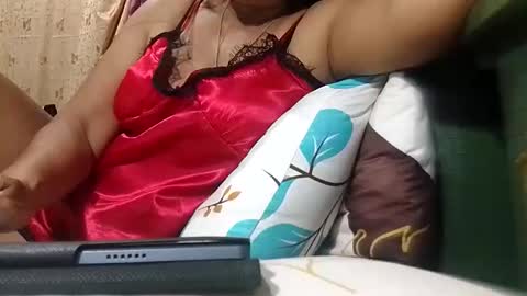 Snapshot of tuchmegently chatting on 02.12.26 Mae online show from 02.12.26