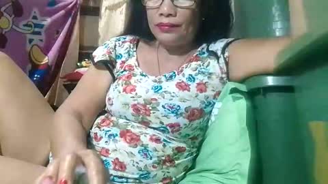 Snapshot of tuchmegently chatting on 02.19.26 Mae online show from 02.19.26