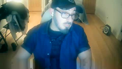 Snapshot of tuscan_taurus chatting on 11.19.25 tuscan_taurus online show from 11.19.25