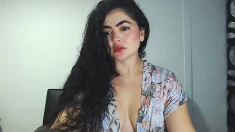 Snapshot of tuti_sex chatting on 12.01.25 tuti online show from 12.01.25