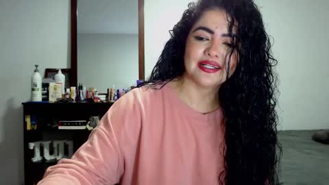 Snapshot of tuti_sex chatting on 01.12.26 tuti online show from 01.12.26