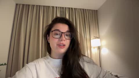 Snapshot of tutti_frutti_ chatting on 05.19.26 Ariana online show from 05.19.26
