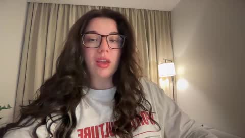 Snapshot of tutti_frutti_ chatting on 05.22.26 Ariana online show from 05.22.26