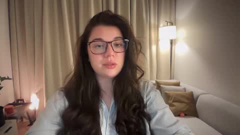 Snapshot of tutti_frutti_ chatting on 05.25.26 Ariana online show from 05.25.26
