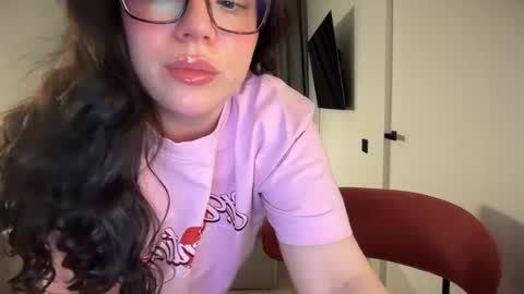 Snapshot of tutti_frutti_ chatting on 05.29.26 Ariana online show from 05.29.26