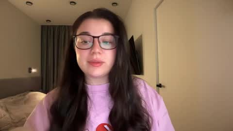 Snapshot of tutti_frutti_ chatting on 05.31.26 Ariana online show from 05.31.26