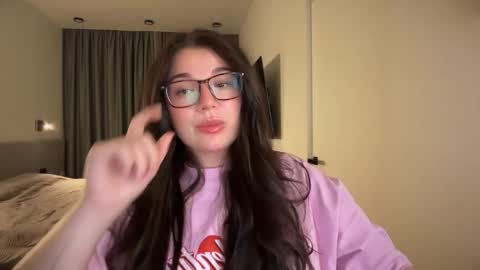 Snapshot of tutti_frutti_ chatting on 06.02.26 Ariana online show from 06.02.26