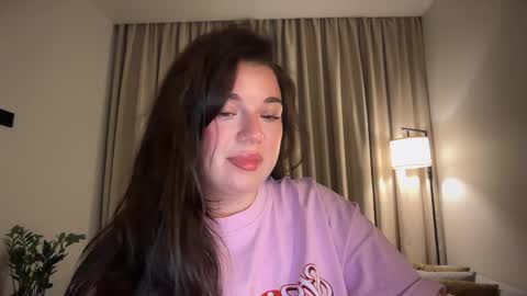 Snapshot of tutti_frutti_ chatting on 06.04.26 Ariana online show from 06.04.26