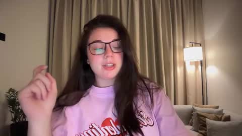 Snapshot of tutti_frutti_ chatting on 06.05.26 Ariana online show from 06.05.26