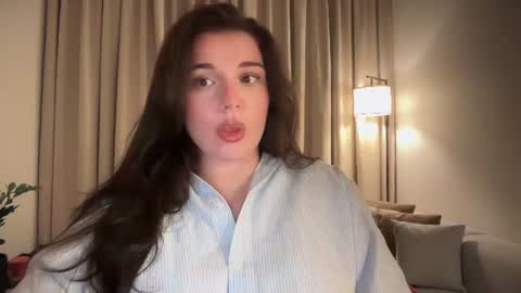 Snapshot of tutti_frutti_ chatting on 06.12.26 Ariana online show from 06.12.26