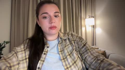 Snapshot of tutti_frutti_ chatting on 06.17.26 Ariana online show from 06.17.26