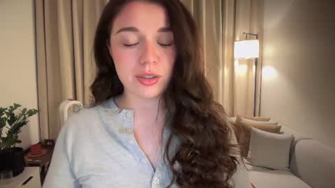 Snapshot of tutti_frutti_ chatting on 07.06.26 Ariana online show from 07.06.26