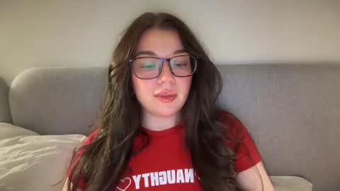 Snapshot of tutti_frutti_ chatting on 07.16.26 Ariana online show from 07.16.26