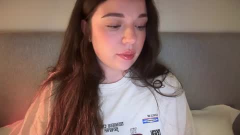 Snapshot of tutti_frutti_ chatting on 07.19.26 Ariana online show from 07.19.26