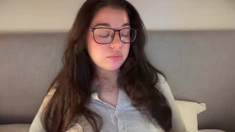 Snapshot of tutti_frutti_ chatting on 07.22.26 Ariana online show from 07.22.26
