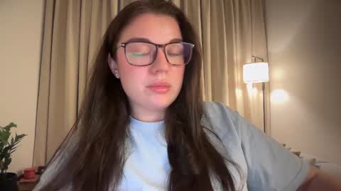 Snapshot of tutti_frutti_ chatting on 07.24.26 Ariana online show from 07.24.26
