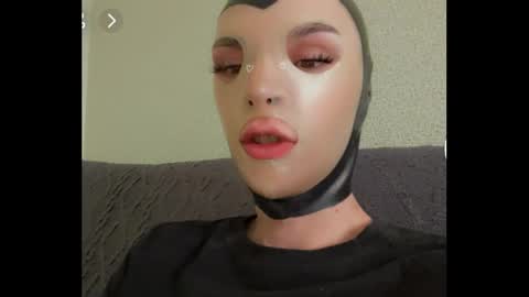 Snapshot of tvikip chatting on 01.11.26 Viki online show from 01.11.26