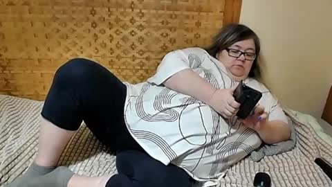 Snapshot of tviks chatting on 02.05.25 Lana online show from 02.05.25