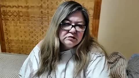 Snapshot of tviks chatting on 02.06.25 Lana online show from 02.06.25