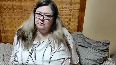 Snapshot of tviks chatting on 02.07.25 Lana online show from 02.07.25