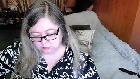 Snapshot of tviks chatting on 02.09.25 Lana online show from 02.09.25