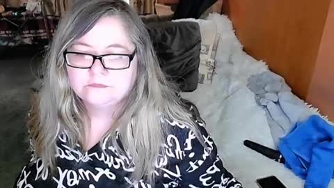 Snapshot of tviks chatting on 02.10.25 Lana online show from 02.10.25