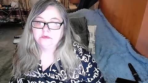 Snapshot of tviks chatting on 02.11.25 Lana online show from 02.11.25